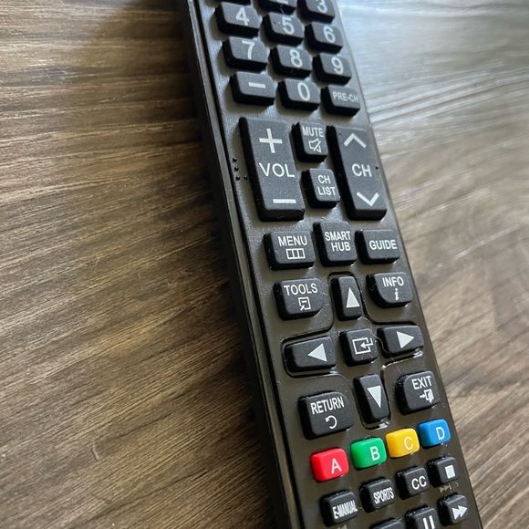 Universal remote - Picture 2 of 4